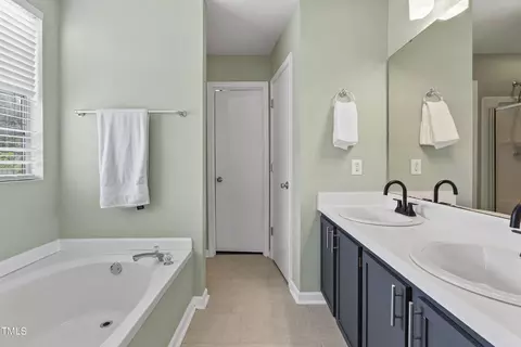 415 Quartz Dr, Durham, NC 27703 photo 13