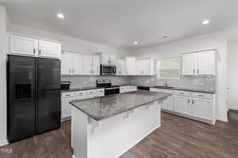206 Pineapple Pl, Benson, NC 27504 photo 6