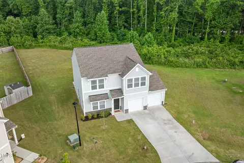 206 Pineapple Pl, Benson, NC 27504 photo 2