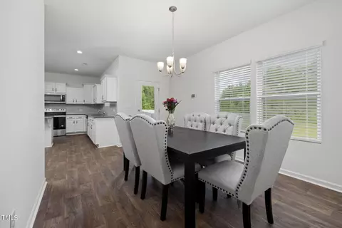 206 Pineapple Pl, Benson, NC 27504 photo 9