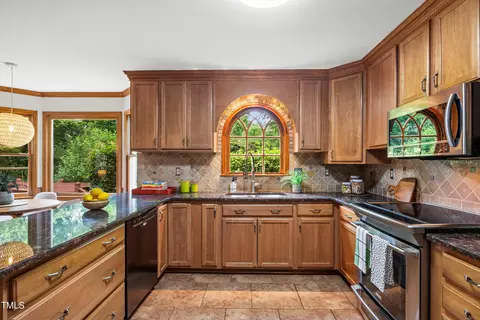 18 Boxwood Dr, Durham, NC 27713 photo 8