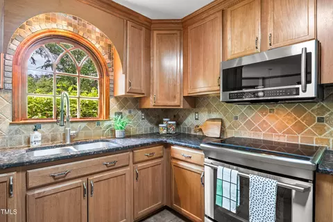 18 Boxwood Dr, Durham, NC 27713 photo 9