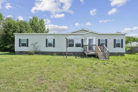 40 Malloy Rd, Lumber Bridge, NC 28357