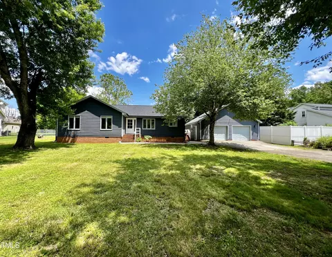 8504 Polaris Dr, Bahama, NC 27503