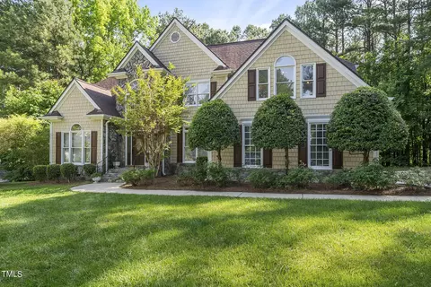 102 Ludgate Ct, Cary, NC 27519
