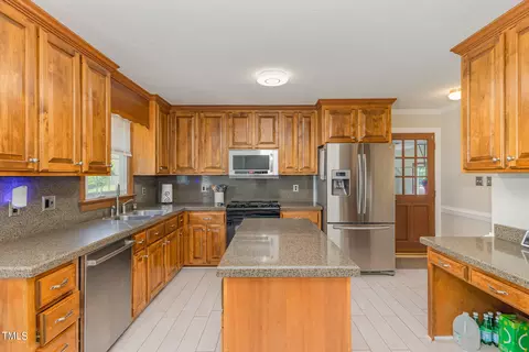 6001 Wolverhampton Dr, Raleigh, NC 27603 photo 9