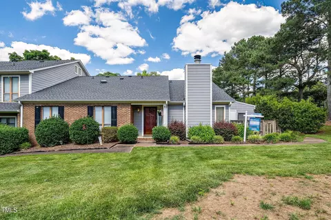 216 Clancy Cir, Cary, NC 27511