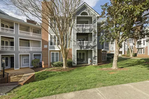 1031 Wirewood Dr #201, Raleigh, NC 27605