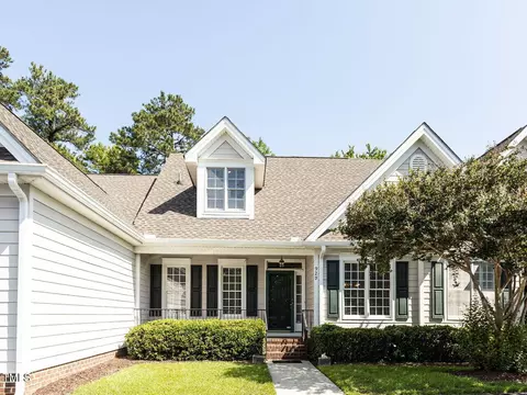 929 S Lakeside Dr, Four Oaks, NC 27524