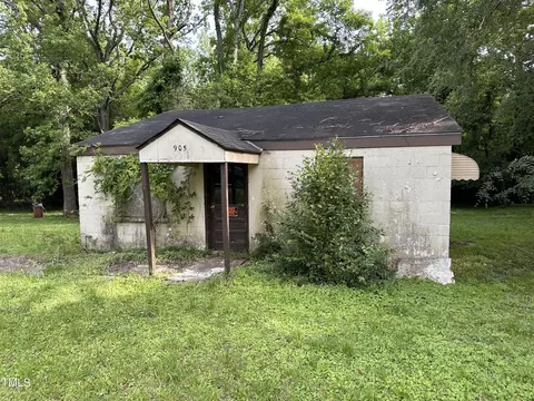 905 Tyan St, Rocky Mount, NC 27801
