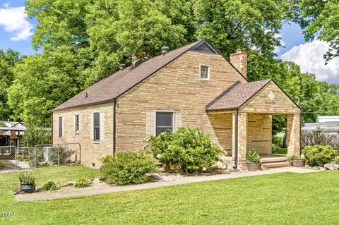 1136 Grove Ln, Graham, NC 27253