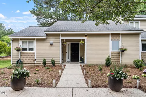 4221 Pin Oak Dr, Durham, NC 27707