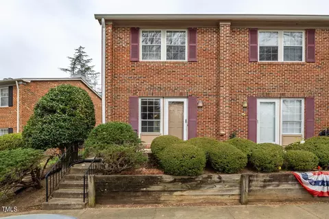 113 Friar Ln, Carrboro, NC 27510