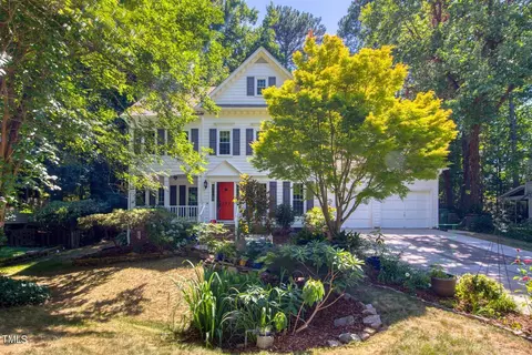 102 Parkmeadow Dr, Cary, NC 27519