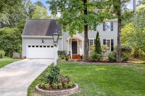 1910 Bearkling Pl, Chapel Hill, NC 27517