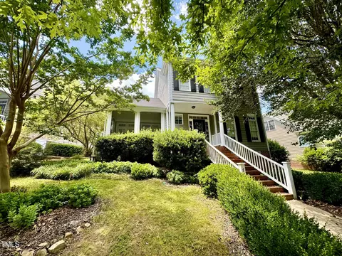 702 Highgrove Dr, Chapel Hill, NC 27516