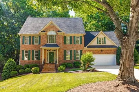 102 Scots Fir Ln, Cary, NC 27518