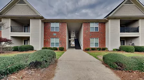 159 Gallery Dr UNIT 104, Spring Lake, NC 28390