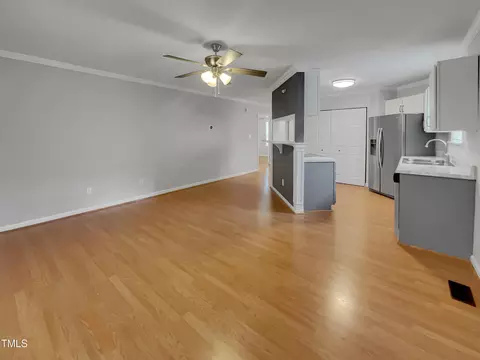 1112 Kendall Dr, Durham, NC 27703 photo 7