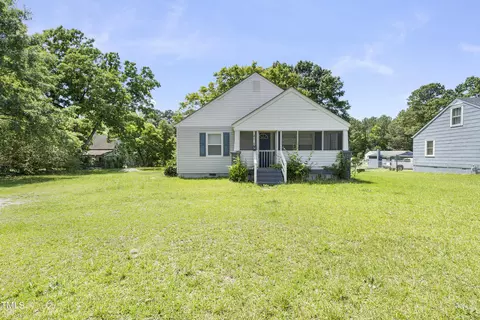 2113 Rebecca St, Roanoke Rapids, NC 27870