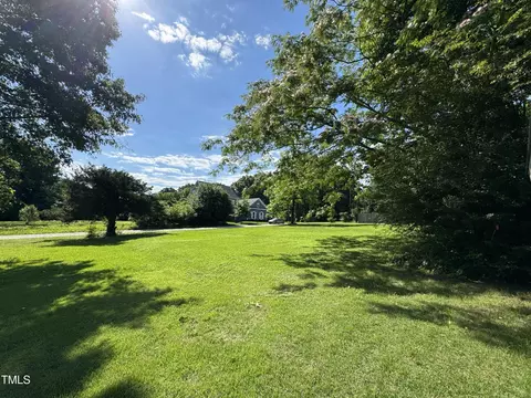 134 Forest Green Lot Apt 2 Dr, Cary, NC 27511