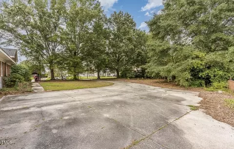 Exterior - 1114 Merry St, Dunn, NC 28334 photo 1 of 2