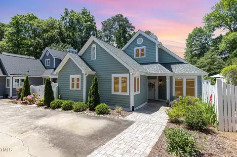 102 Cherry Hill Ln, Cary, NC 27518