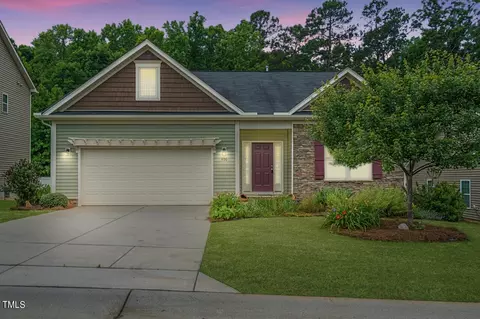 406 Mulberry Banks Dr, Clayton, NC 27527