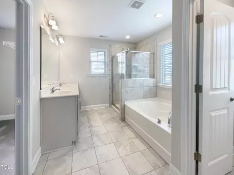 Bath - 2604 Teermark Ln, Durham, NC 27703 photo 2 of 5