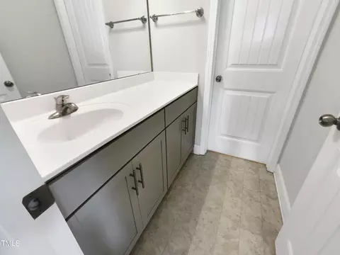 Bath - 2604 Teermark Ln, Durham, NC 27703 photo 4 of 5