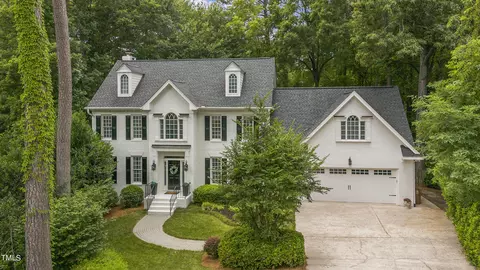 105 Bastille Ct, Cary, NC 27511
