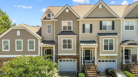 711 Keystone Park Dr #27, Morrisville, NC 27560
