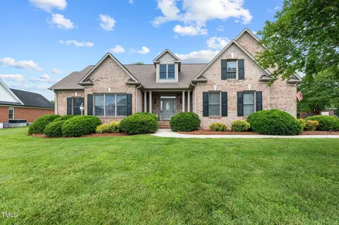 3085 Heritage Ln, Burlington, NC 27215