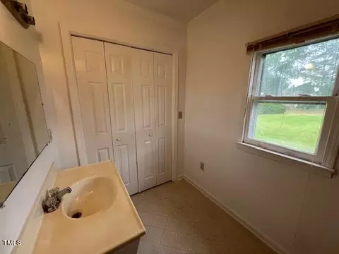 Bath - 104 Chic Ennis Rd, Coats, NC 27521 photo 3 of 5