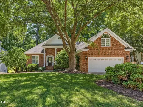1908 Amity Hill Ct, Raleigh, NC 27612