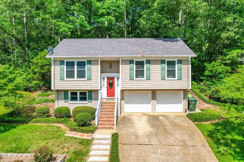 7813 Foxwood Dr, Raleigh, NC 27615