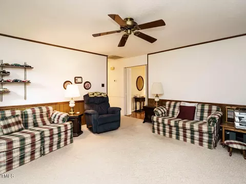 906 Dixie Dr, Selma, NC 27576 photo 12