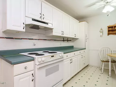 906 Dixie Dr, Selma, NC 27576 photo 16