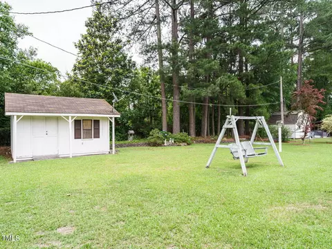 906 Dixie Dr, Selma, NC 27576 photo 26