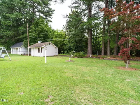 906 Dixie Dr, Selma, NC 27576 photo 27