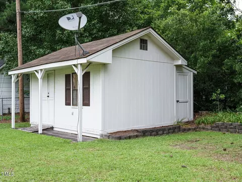 906 Dixie Dr, Selma, NC 27576 photo 28