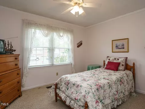 906 Dixie Dr, Selma, NC 27576 photo 23