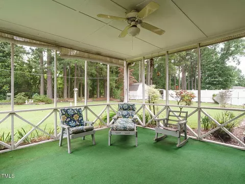 906 Dixie Dr, Selma, NC 27576 photo 25