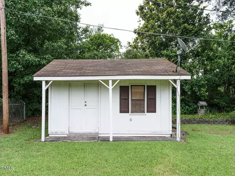 906 Dixie Dr, Selma, NC 27576 photo 29