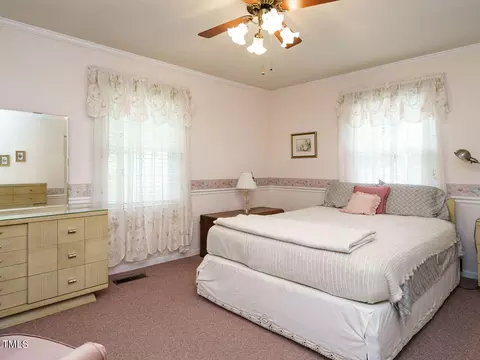 906 Dixie Dr, Selma, NC 27576 photo 19