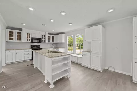 1688 Grantham School Rd, Mount Olive, NC 28365 photo 9