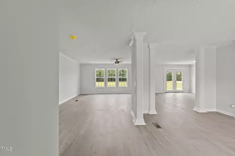 1688 Grantham School Rd, Mount Olive, NC 28365 photo 2
