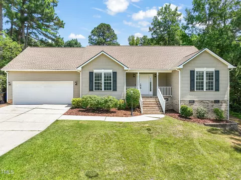 205 W Harrington Ave, Broadway, NC 27505