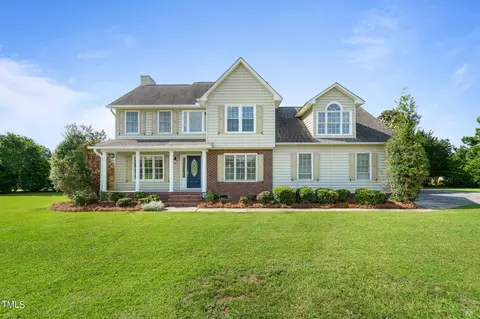 101 Windsor Dr, Dunn, NC 28334 photo 2