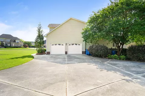 101 Windsor Dr, Dunn, NC 28334 photo 4